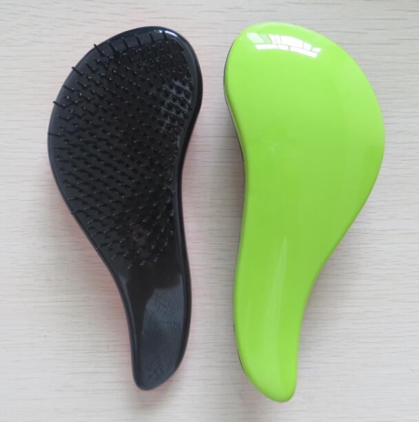 Detangling hair brush